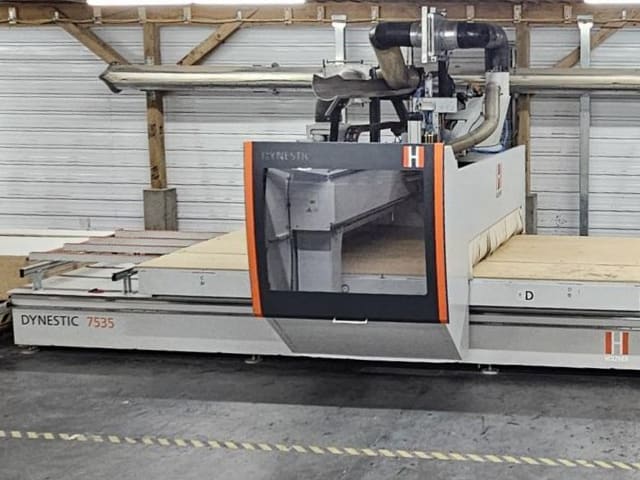 Centra Obróbcze Z Płaskim Stołem Nesting HOLZHER DYNESTIC 7535