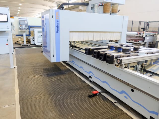 CNC Machine Centers With Pod And Rail WEEKE BMG 211 / VENTURE 220L