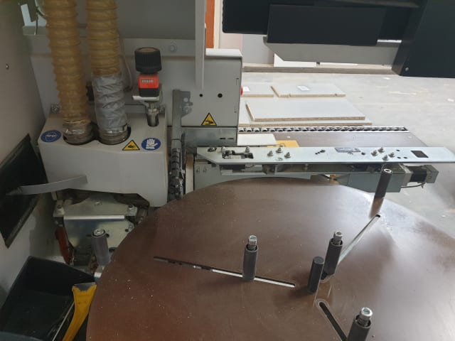 Einseitige Kantenanleimmaschine BIESSE AKRON 1440