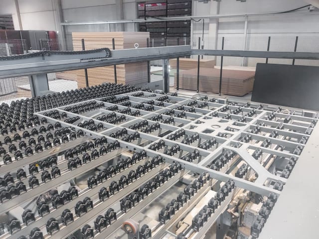 Scie À Panneaux À Chargement Automatique SELCO WNTR 650 TP