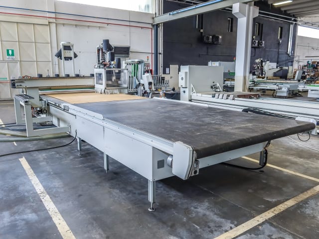 CNC Machine Center with NESTING Table MORBIDELLI UNIVERSAL 3622 NESTING CELL