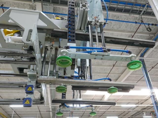 Squaring Lines KRAFT + AVERCON + FRAXINUS FLOORING PRODUCTION LINE