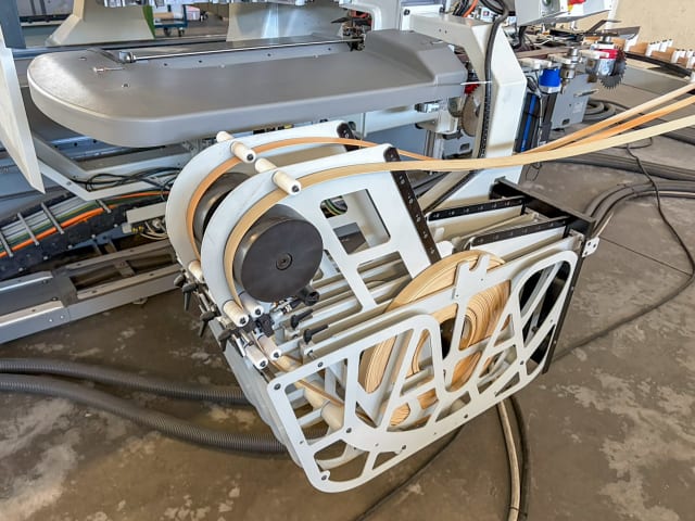 CNC Machine Centres For Routing, Drilling And Edgebanding. BIESSE ROVER B 1984 G EDGE