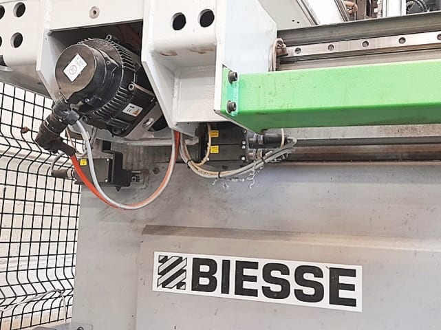 Centre d'usinage avec table NESTING BIESSE ROVER A 2264 G FT