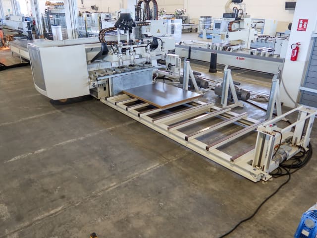 CNC Machine Center with NESTING Table SCM ACCORD 40