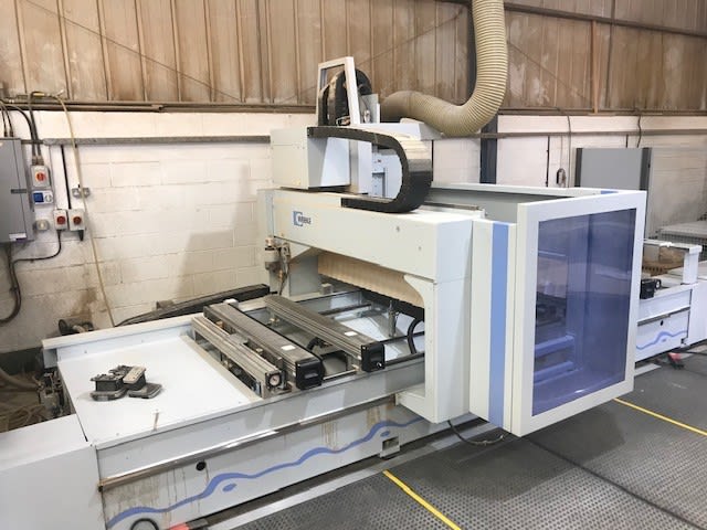 CNC Machine Centers With Pod And Rail WEEKE BMG211 VENTURE 220m