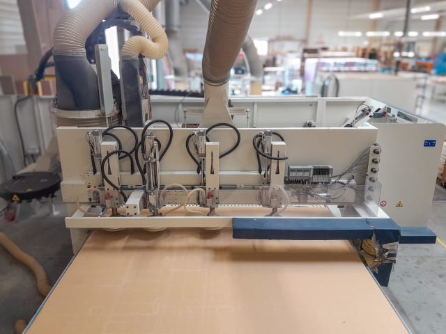 5 Axis CNC Routers MORBIDELLI M400 CELL
