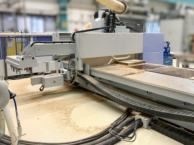 Centre d'usinage avec table NESTING HOMAG PROFI BMG 512/74/19/F/R