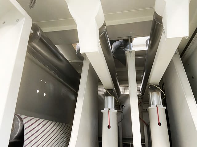 Schleifen Vertikal Von Oben DMC UNISAND K 1350 M3
