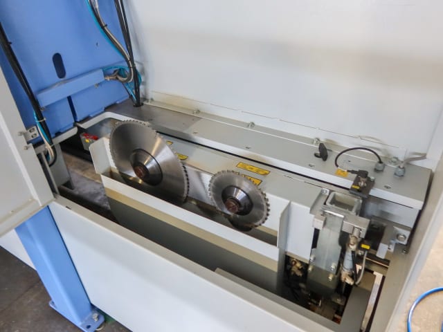 Scie À Panneaux À Chargement Frontal HOLZMA HPP 250/38/38