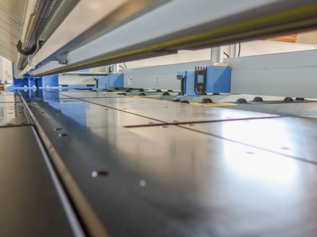 Scie À Panneaux À Chargement Frontal HOLZMA HPP 250/38/38