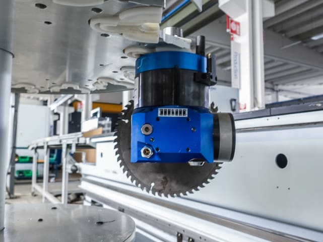 Centro di lavoro con piano NESTING WEEKE BHP 200