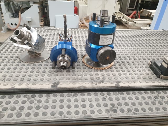 CNC Machine Centers With Pod And Rail WEEKE BMG211 VENTURE 220m