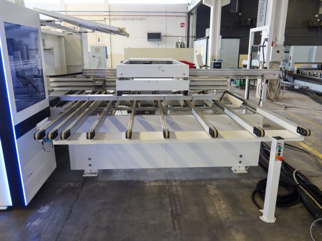 CNC for Flexible Drilling WEEKE BHX 500