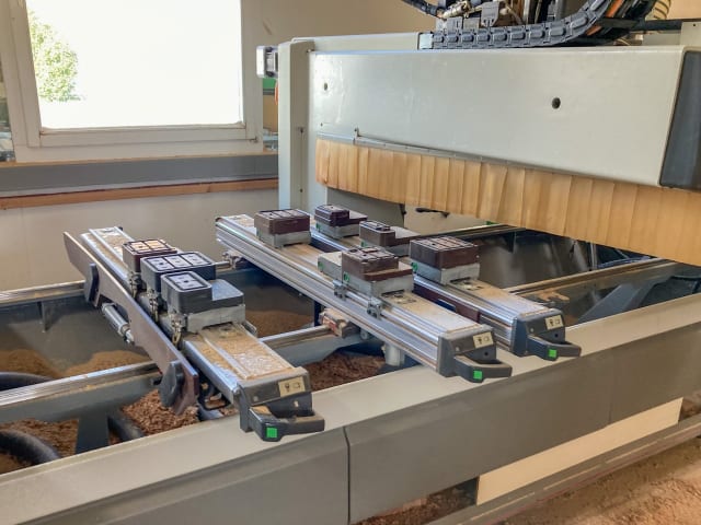 Centre d'usinage à ventouses BIESSE ROVER A 3.30