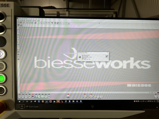 Centro di lavoro con piano NESTING BIESSE EXCEL