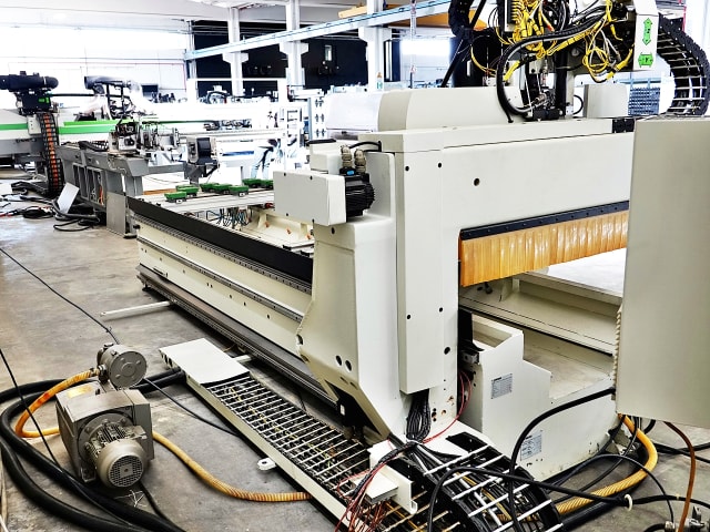 Centro De Mecanizado Con Ventosas BIESSE ROVER B 4.35
