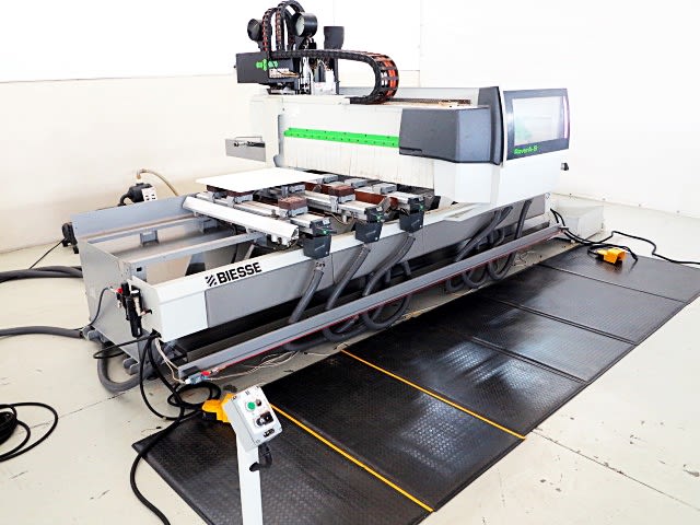 Centre d'usinage à ventouses BIESSE ROVER A-S 1332