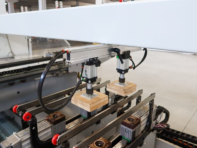 Durchlaufbohrmaschine BIESSE TECHNO F