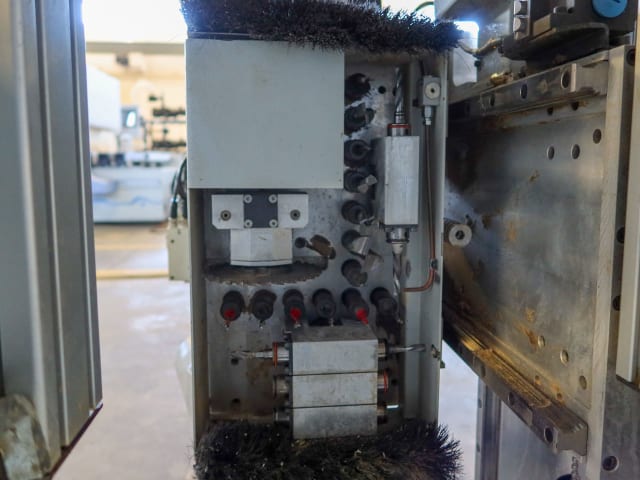 Centre D'Usinage Vertical BREMA EKO 902 INS