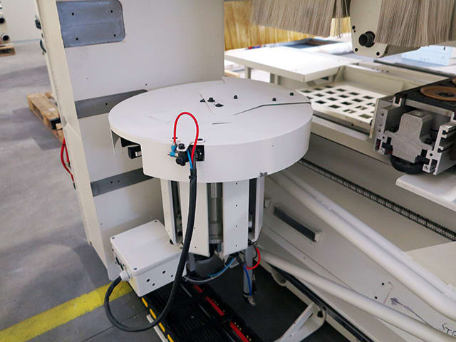 CNC Machine Centers With Pod And Rail SCM TECH Z27