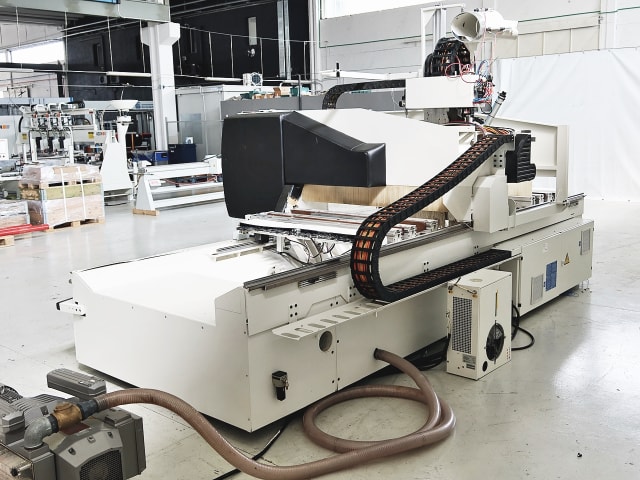 5 Axis CNC Routers MORBIDELLI UNIVERSAL X5 HDL 36
