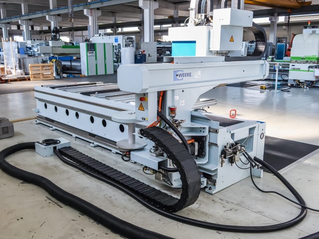 CNC Machine Centres With Pod And Rail WEEKE VENTURE 3