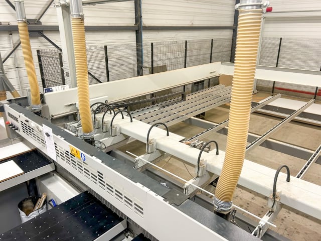 자동 창고가있는 빔 패널 톱 BIESSE SELCO SK 450