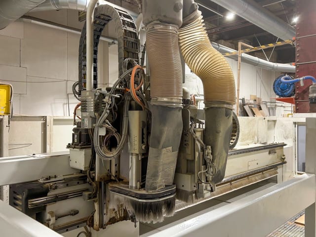 Centro di lavoro con piano NESTING SCM MORBIDELLI N200