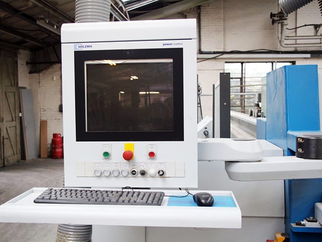 Plattensäge in Winkelausführung HOLZMA HKL 11/43/22/L