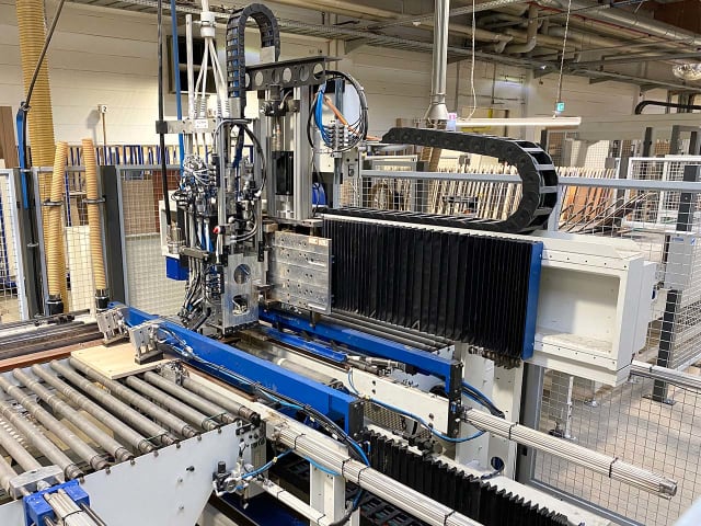 钻孔与嵌入生产线 PRIESS BAT-DTW-CNC