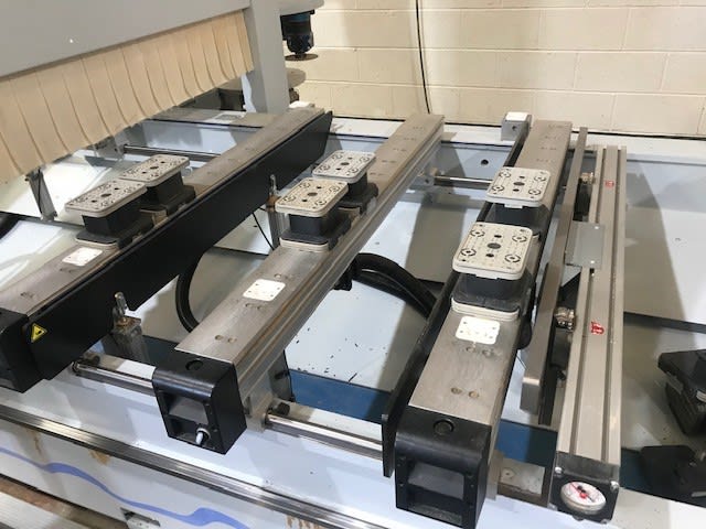 CNC Machine Centers With Pod And Rail WEEKE BMG211 VENTURE 220m