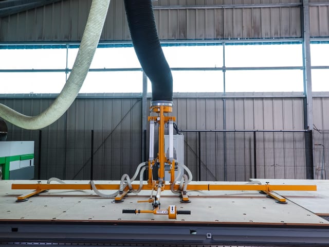 Panel Feeding and Loading MANUPAC SCON