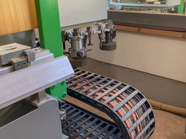 Centre d'usinage à ventouses BIESSE ROVER A 3.30