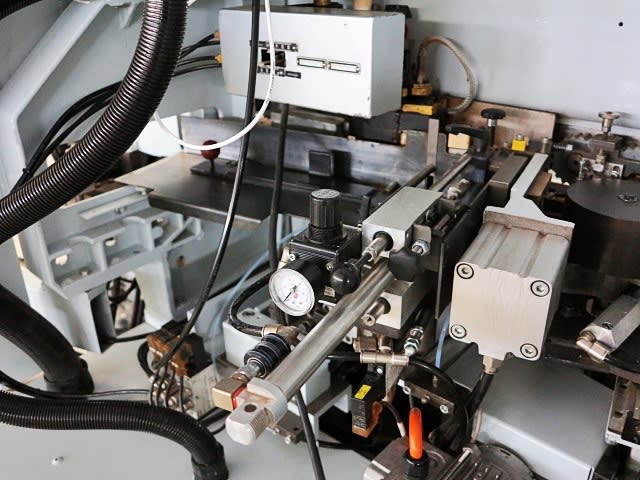 Einseitige Kantenanleimmaschine BRANDT KDF 770
