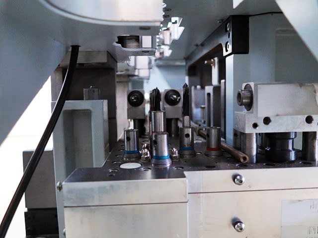 Máquina flexible de perforación WEEKE BHX 500