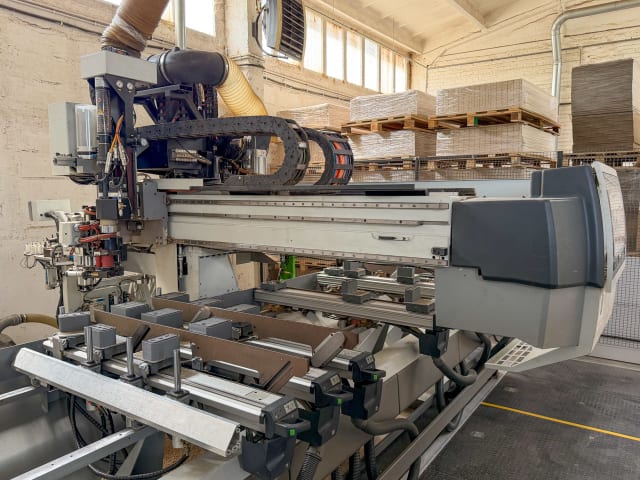 CNC Machine Centres For Routing, Drilling And Edgebanding. BIESSE ROVER A 1332 ATS EDGE