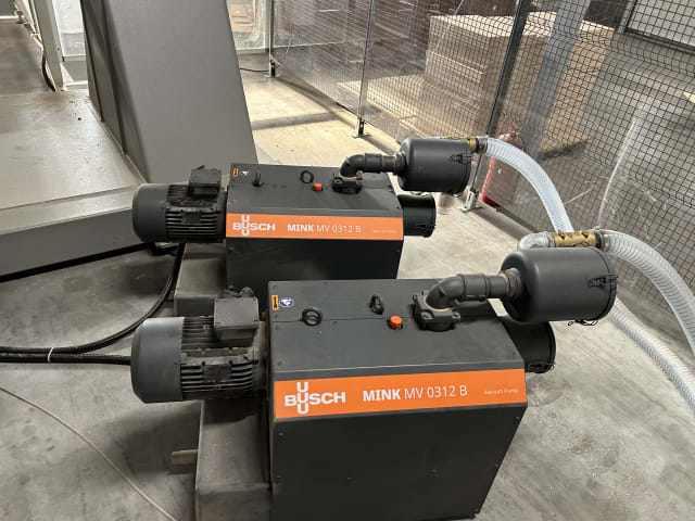 Centro di lavoro con piano NESTING BIESSE EXCEL