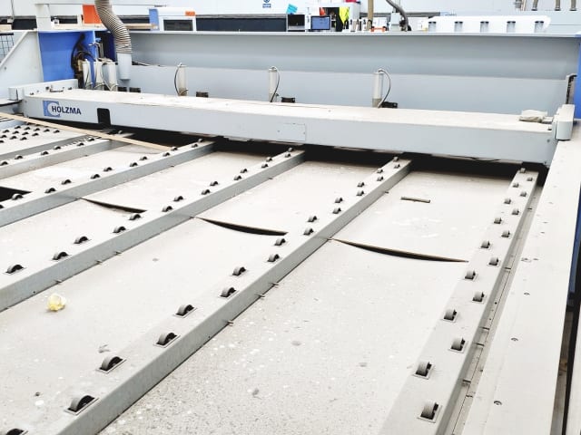 Sezionatrice carico frontale HOLZMA HPP230/38/38