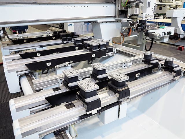CNC Machine Centres For Routing, Drilling And Edgebanding. HOMAG BAZ 322/60/AP