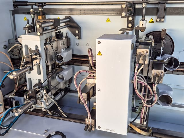 Plaqueuses de chants unilaterales avec automatisation HOMAG + LIGMATECH KAL 310 + ZHR 05