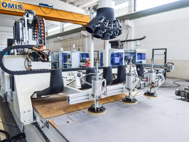 CNC Machine Center with NESTING Table MORBIDELLI UNIVERSAL 3622 NESTING CELL