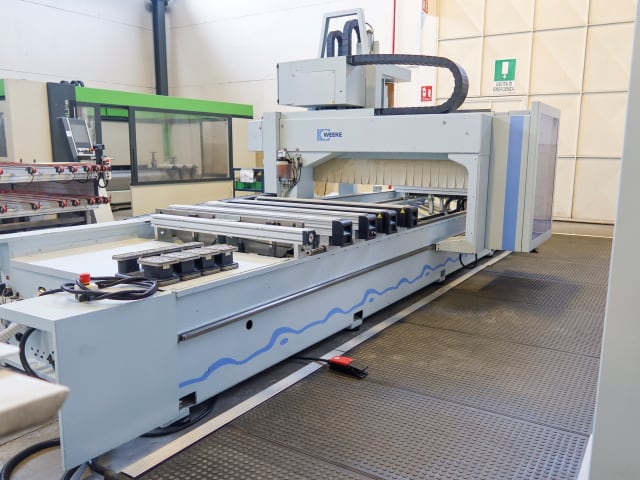 CNC Machine Centers With Pod And Rail WEEKE BMG 211 / VENTURE 220L