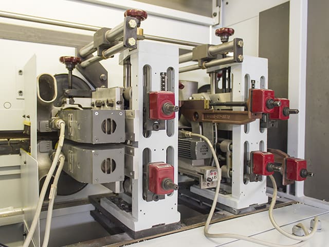 Doppelseitige Kantenanleimmaschine HOMAG KL 26/05/A12/25