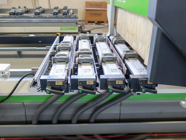 Centre d'usinage à ventouses BIESSE ROVER C 6.40