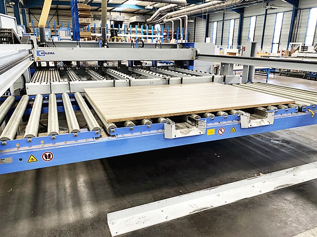 Scie À Panneaux À Chargement Automatique HOLZMA HPL 430/43/22