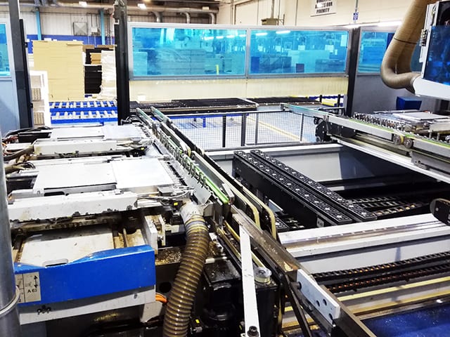 Elastyczna wiertarko-wklejarka WEEKE BHT 500