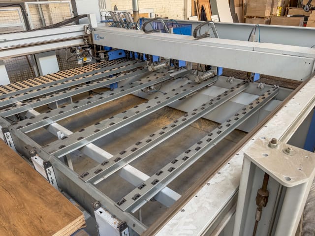 Sezionatrice carico automatico HOLZMA HPL 400/43/22