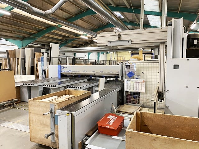 Scie À Panneaux À Chargement Frontal HOLZMA HPP 380/43/43/X