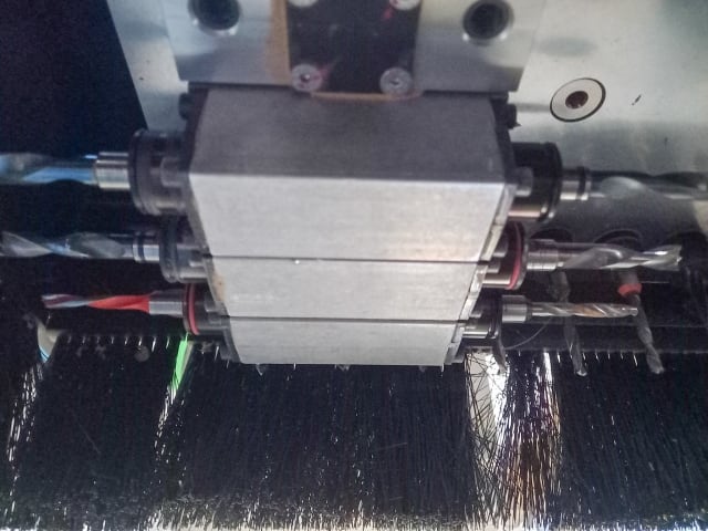 Centro de mecanizado con automatización. BIESSE + KUKA ROVER A + KR210 R3100